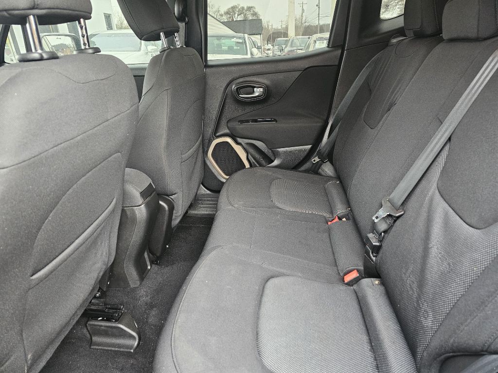 2016 Jeep Renegade Image 31