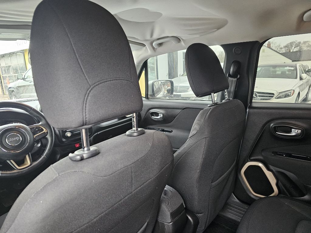 2016 Jeep Renegade Image 32