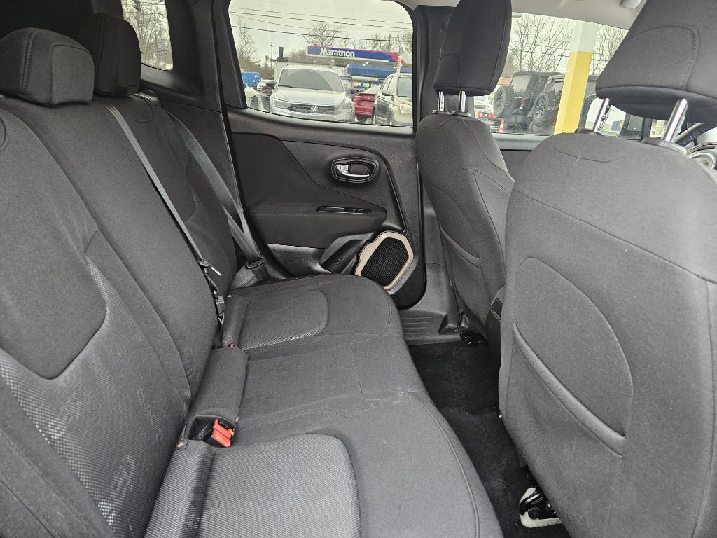 2016 Jeep Renegade Image 36