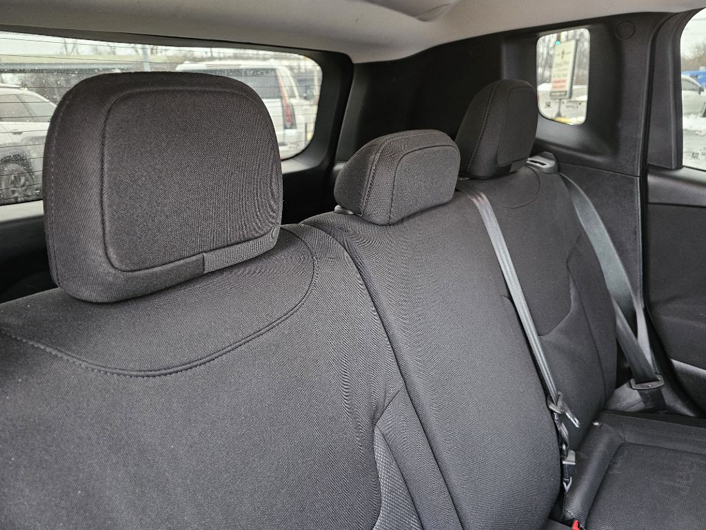 2016 Jeep Renegade Image 37