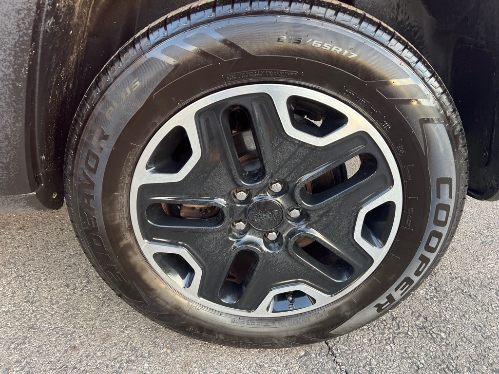 2017 Jeep Renegade Image 25