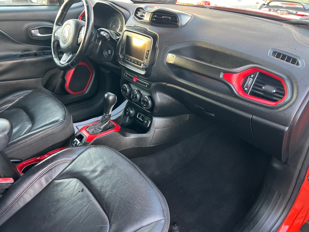 2017 Jeep Renegade Image 36