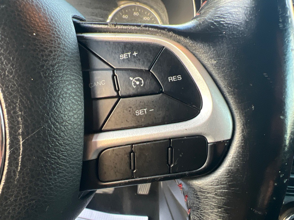 2017 Jeep Renegade Image 39