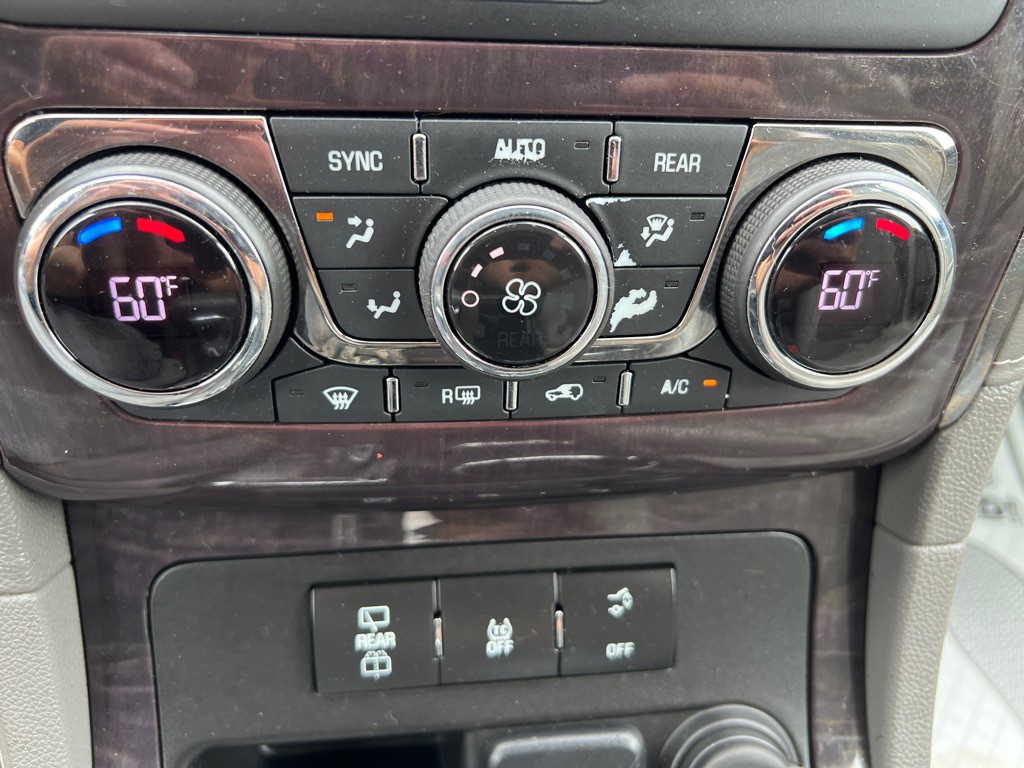 2015 Buick Enclave Image 32