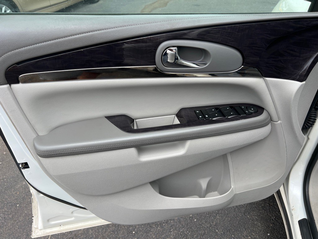 2015 Buick Enclave Image 36