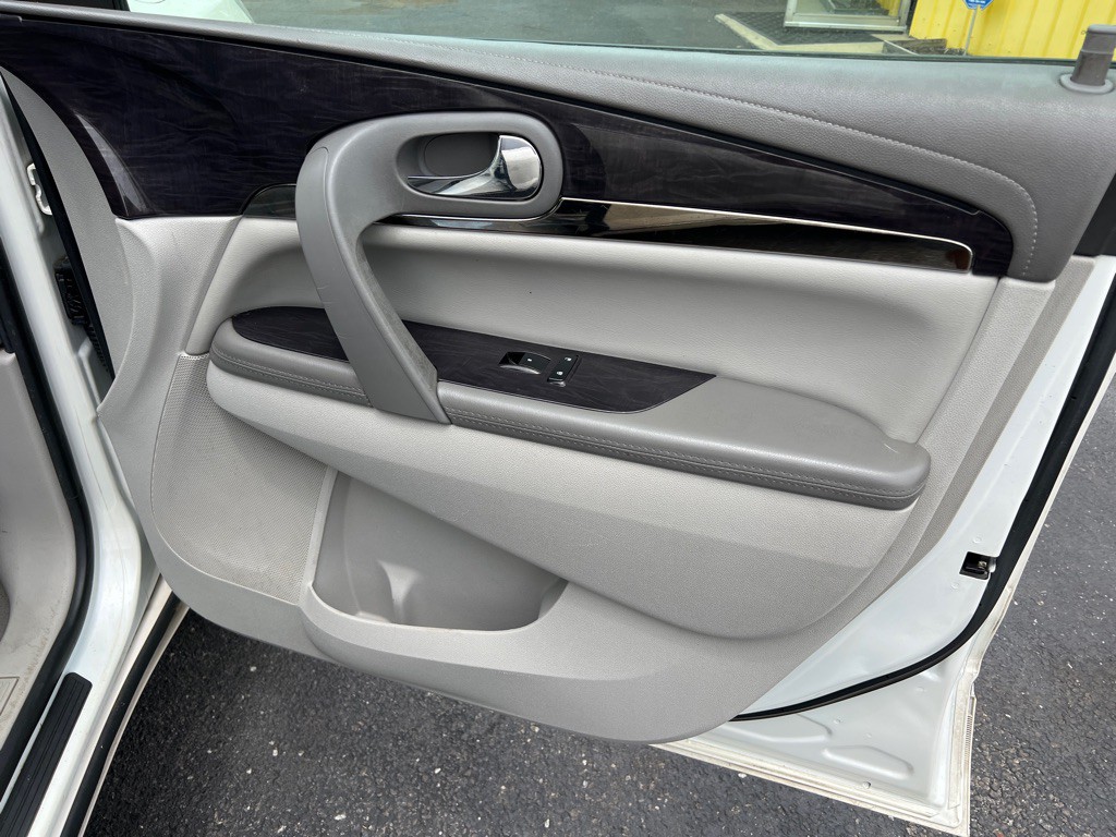 2015 Buick Enclave Image 37