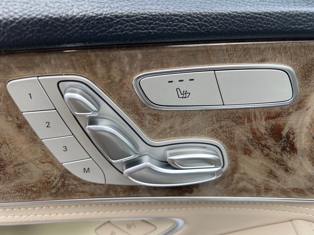 2015 Mercedes-Benz C-Class Image 30