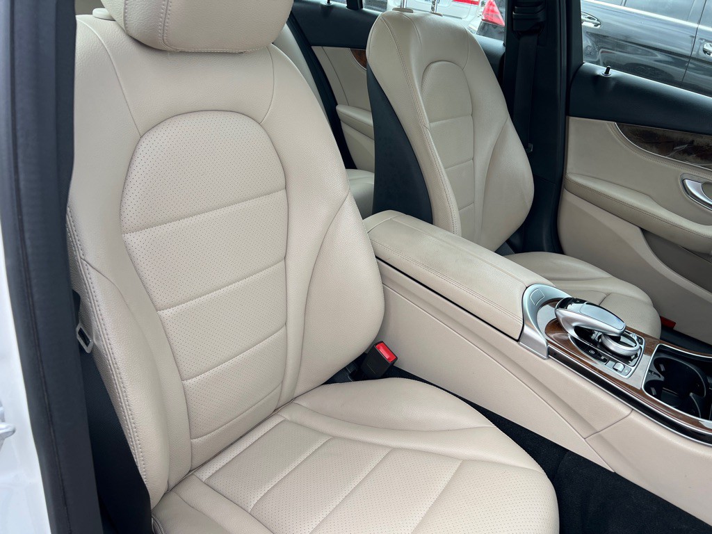 2015 Mercedes-Benz C-Class Image 37