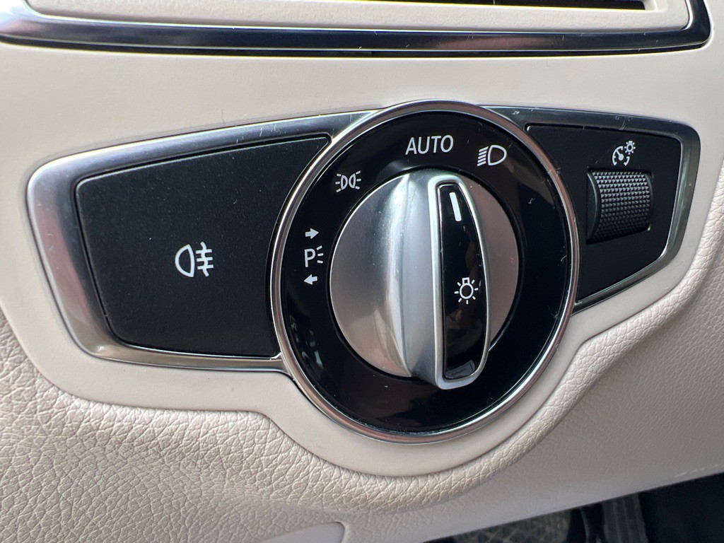 2015 Mercedes-Benz C-Class Image 45