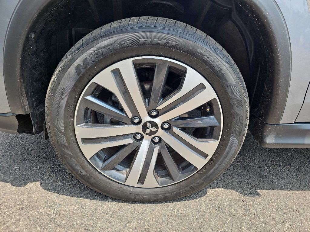 2023 Mitsubishi Outlander Image 21