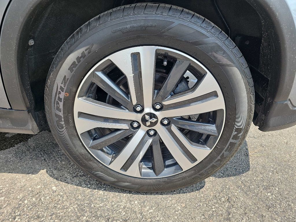 2023 Mitsubishi Outlander Image 22