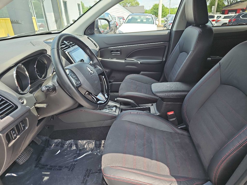 2023 Mitsubishi Outlander Image 27