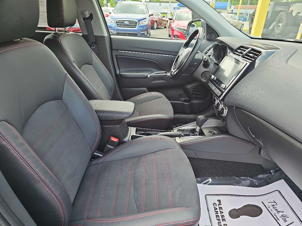 2023 Mitsubishi Outlander Image 47