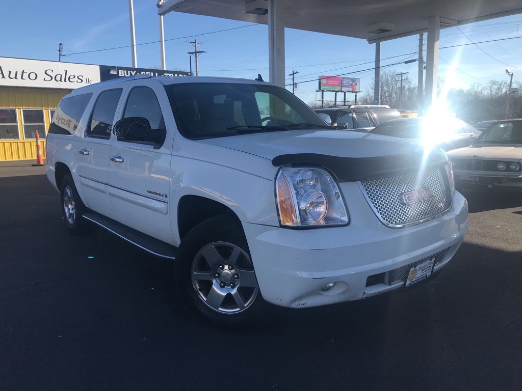 2007 GMC Yukon Image 2