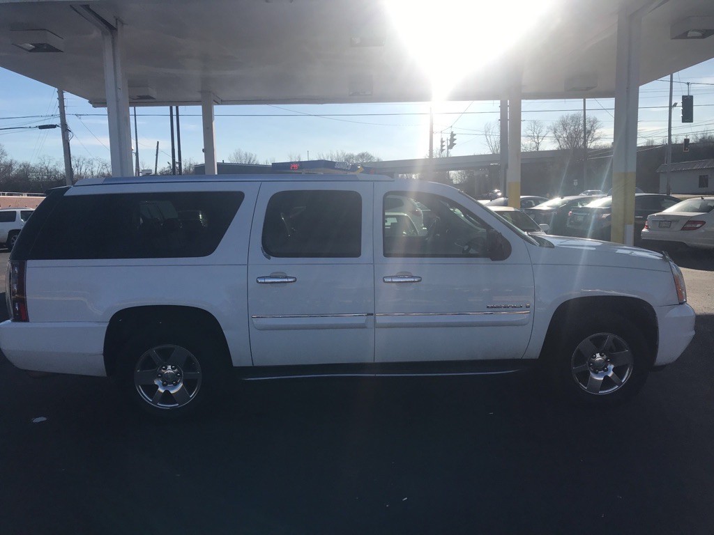 2007 GMC Yukon Image 10