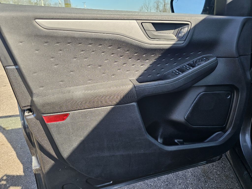 2020 Ford Escape Image 24