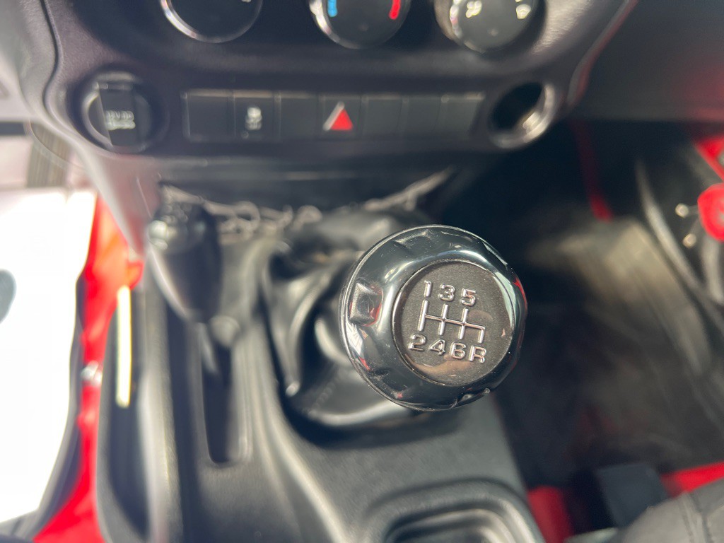 2016 Jeep Wrangler Image 29