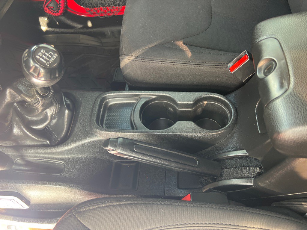 2016 Jeep Wrangler Image 34