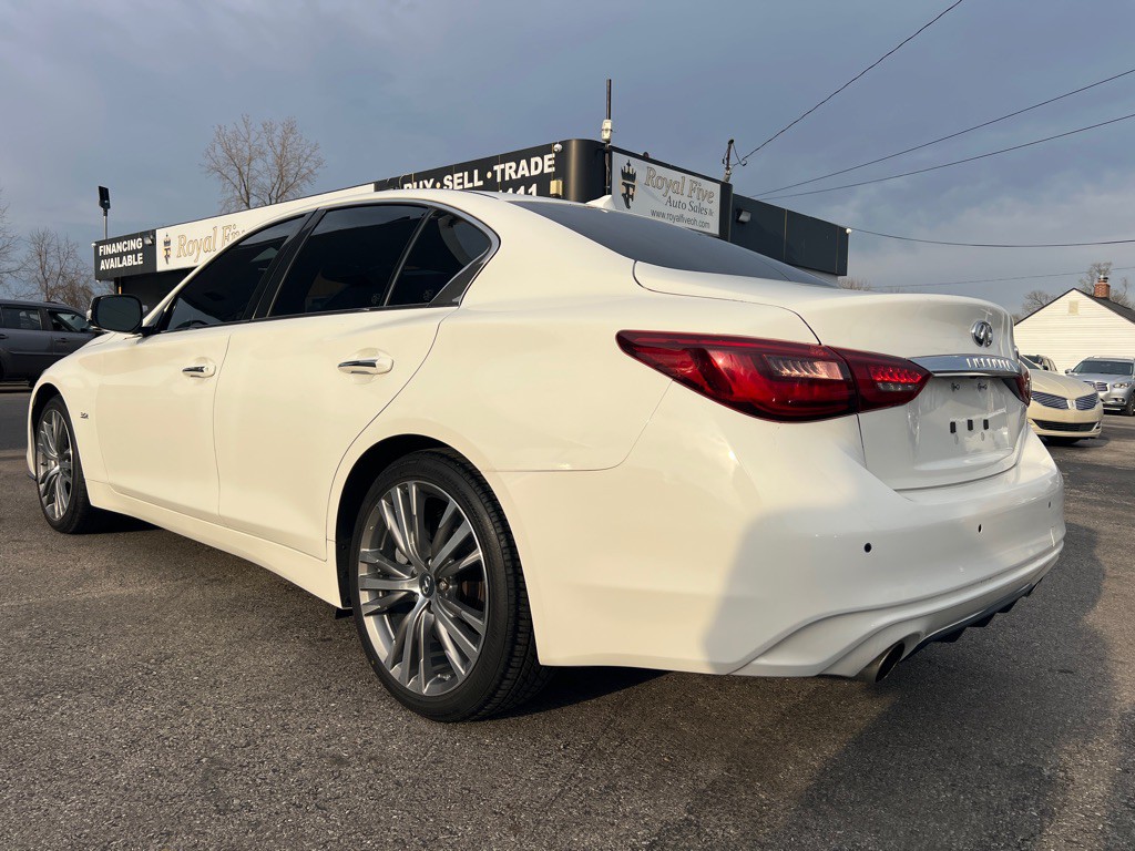2018 INFINITI Q50 Image 9