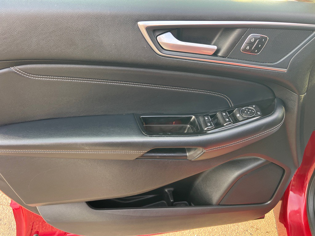 2018 Ford Edge Image 19