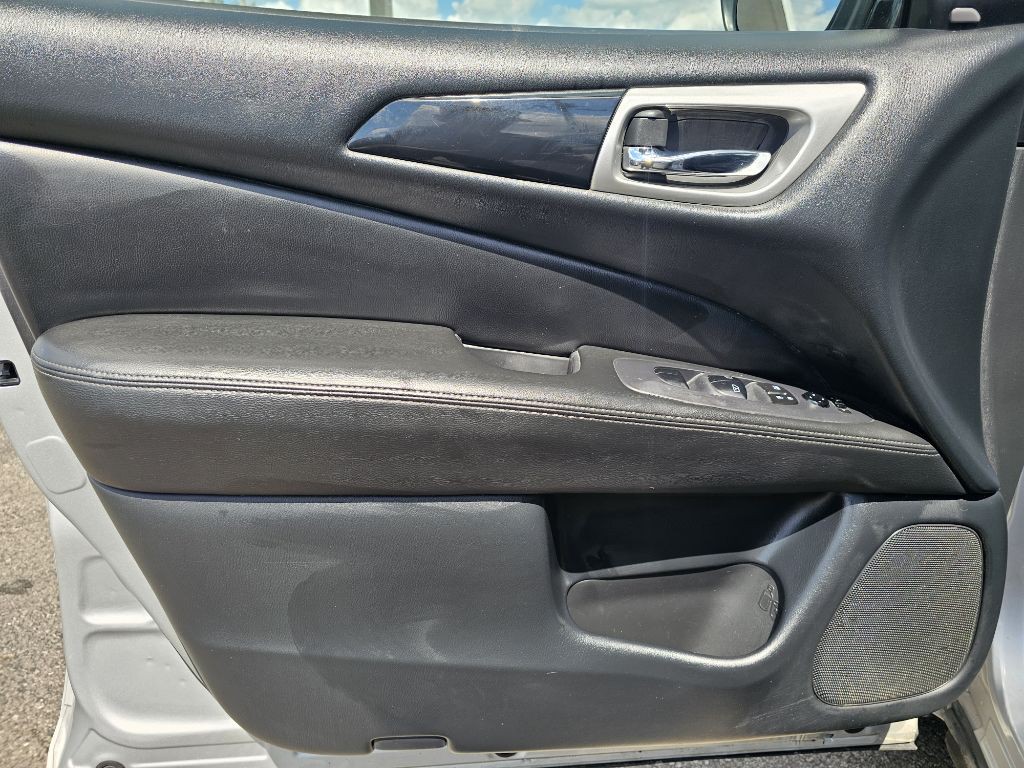 2020 Nissan Pathfinder Image 17