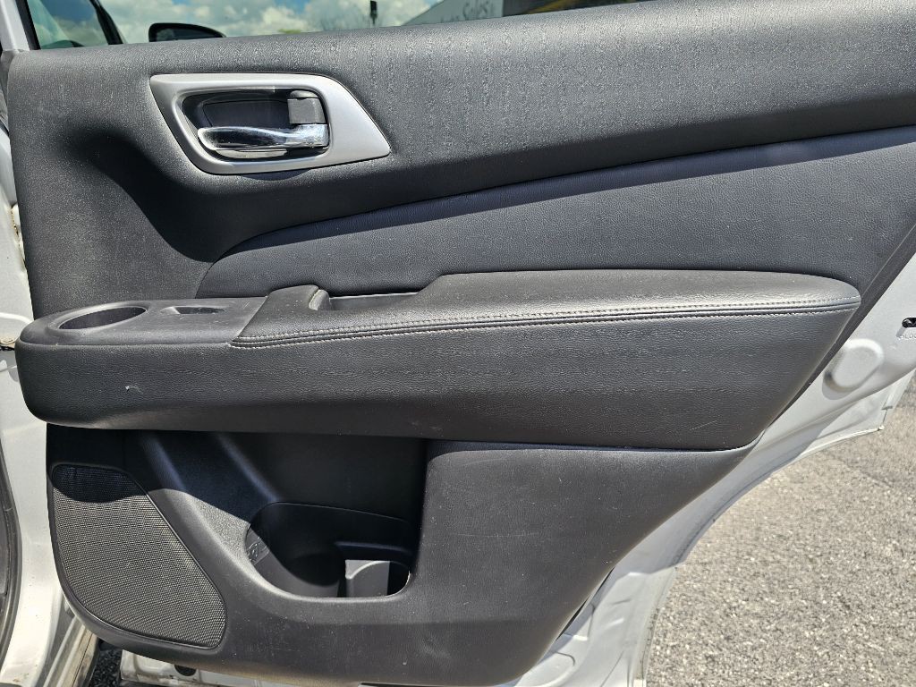 2020 Nissan Pathfinder Image 39