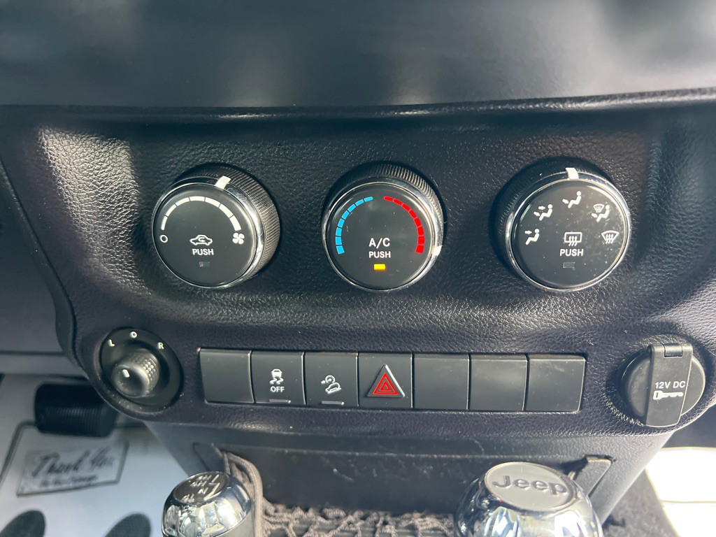 2016 Jeep Wrangler Unlimited Image 38