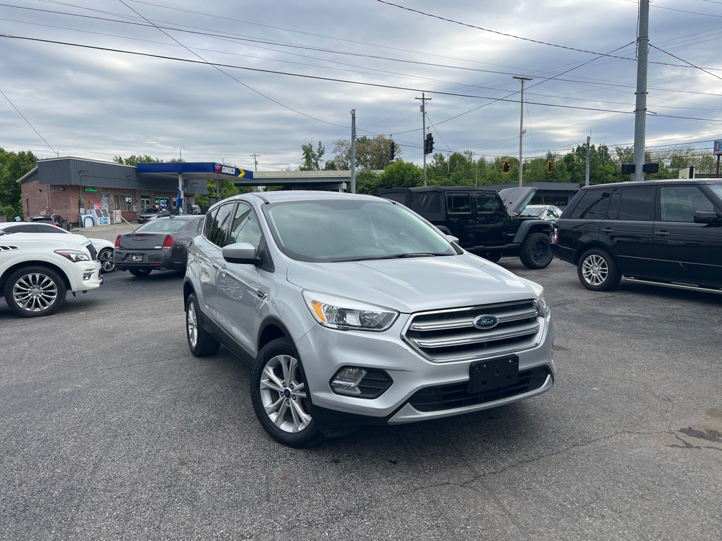2017 Ford Escape Image 2