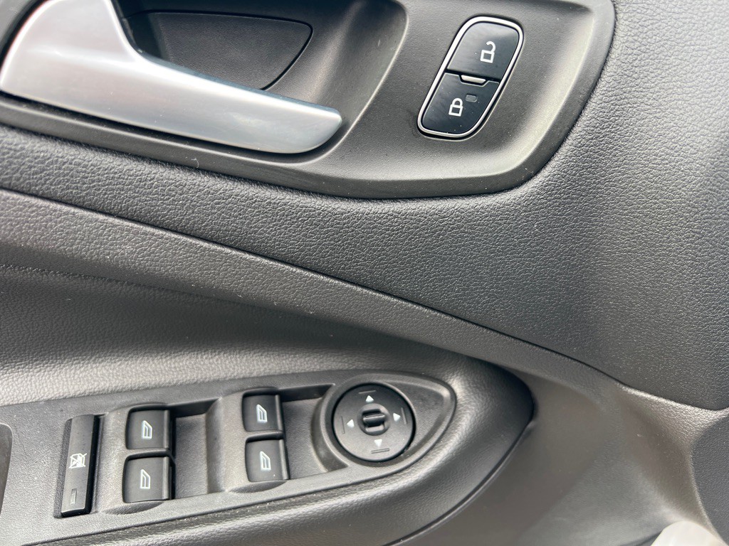 2017 Ford Escape Image 25