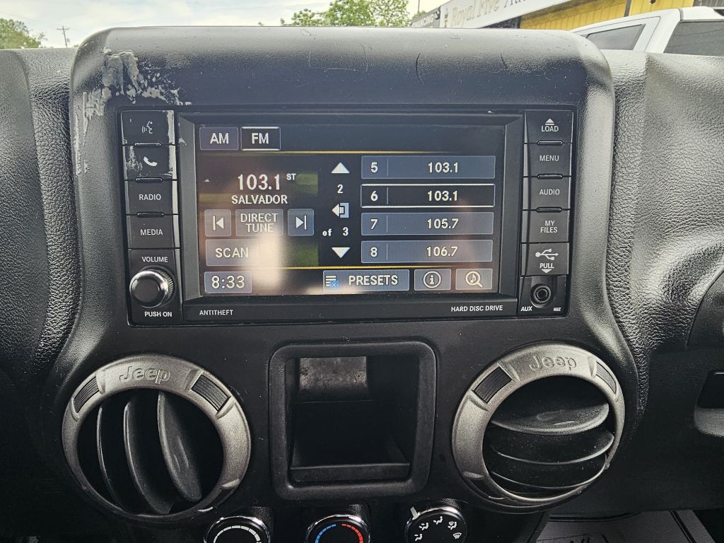 2015 Jeep Wrangler Image 18