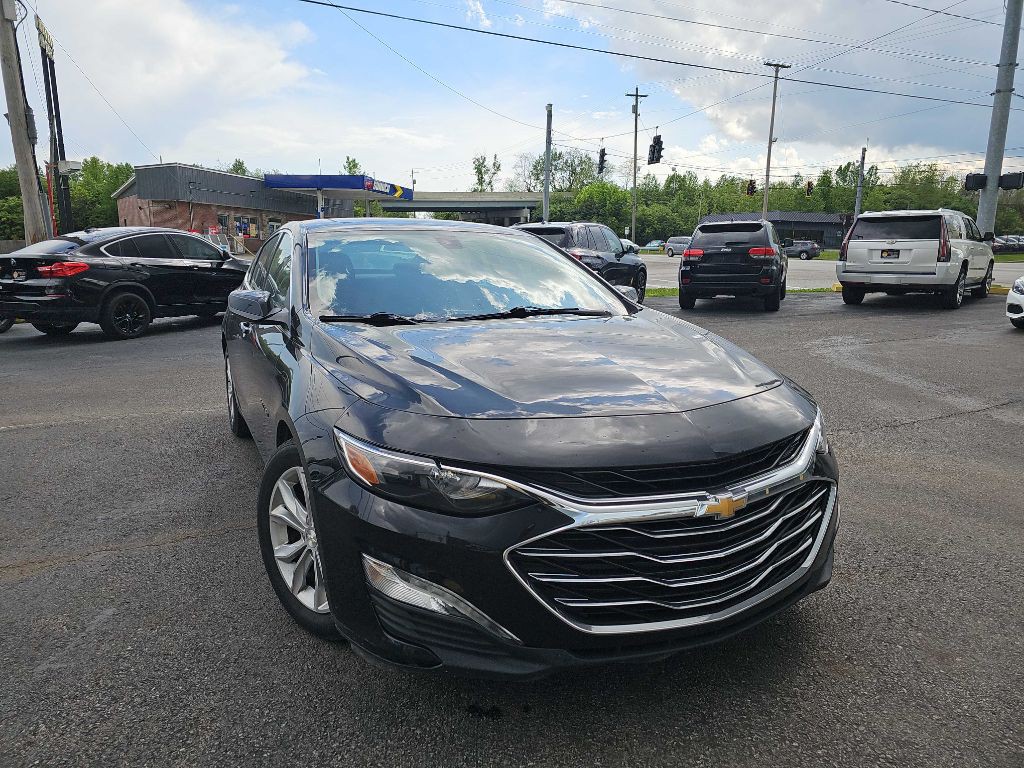 2019 Chevrolet Malibu Image 2