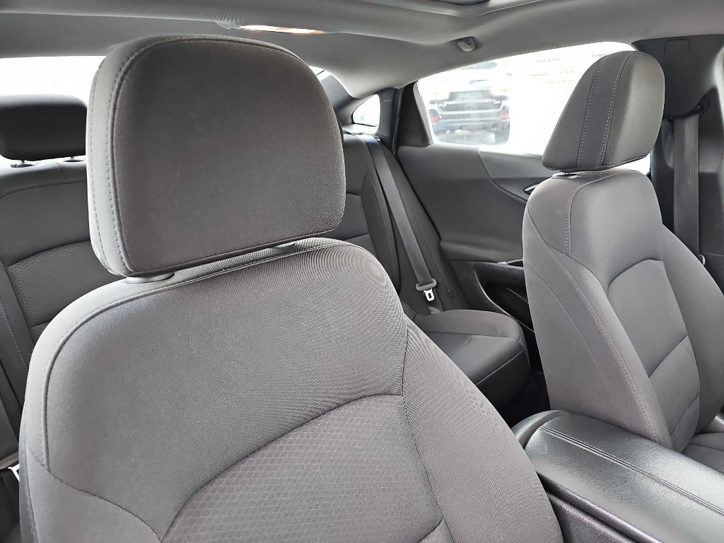 2019 Chevrolet Malibu Image 40