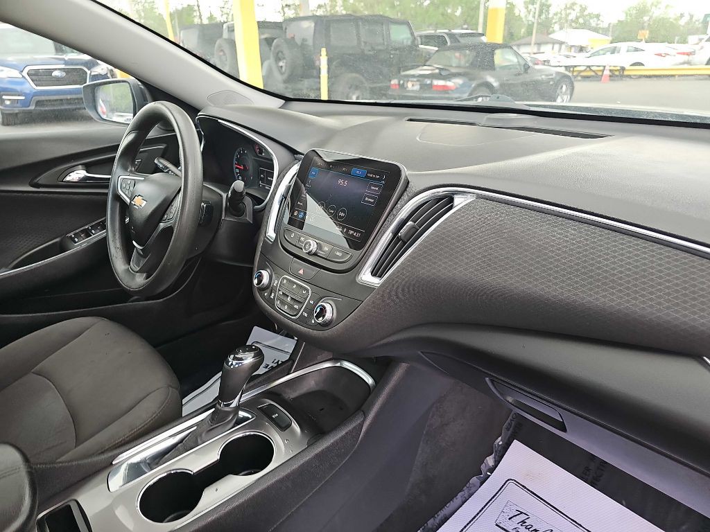 2019 Chevrolet Malibu Image 43