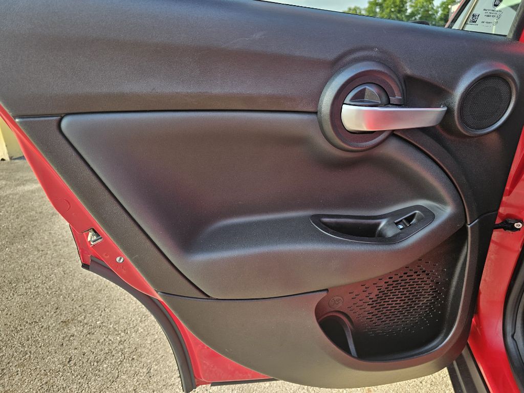2021 FIAT 500 Image 39