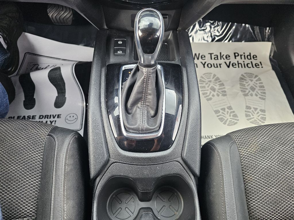2022 Nissan Rogue Image 26