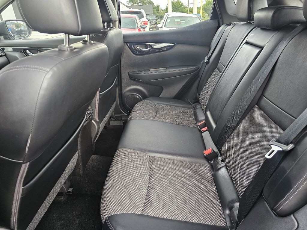 2022 Nissan Rogue Image 31