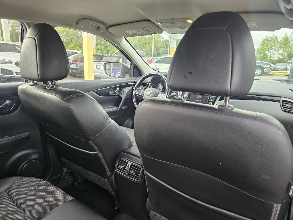 2022 Nissan Rogue Image 38