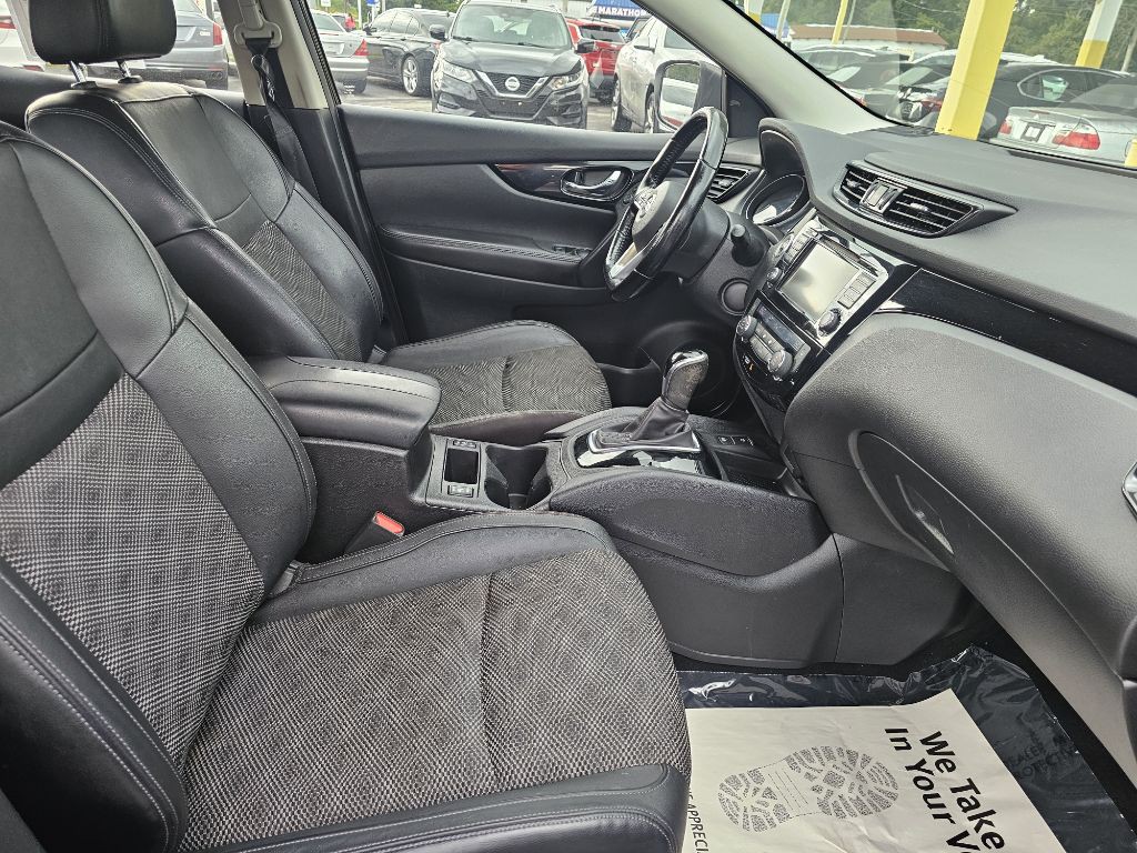 2022 Nissan Rogue Image 40