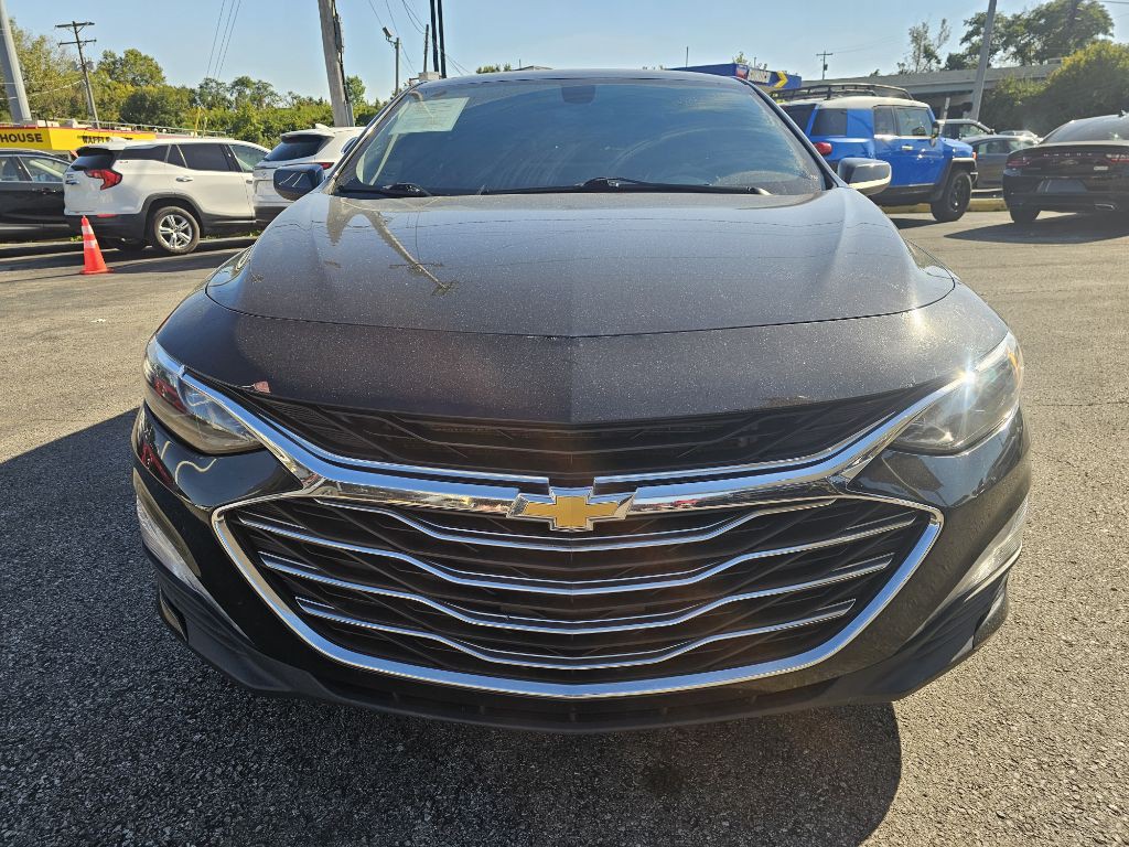 2019 Chevrolet Malibu Image 2