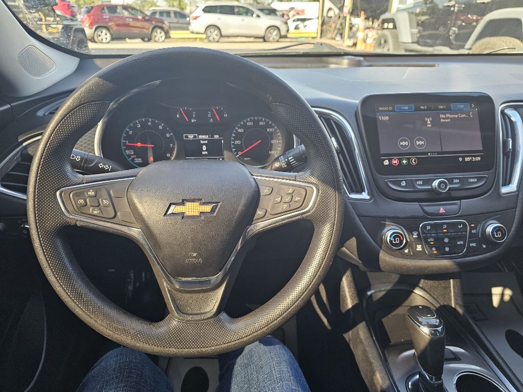 2019 Chevrolet Malibu Image 14