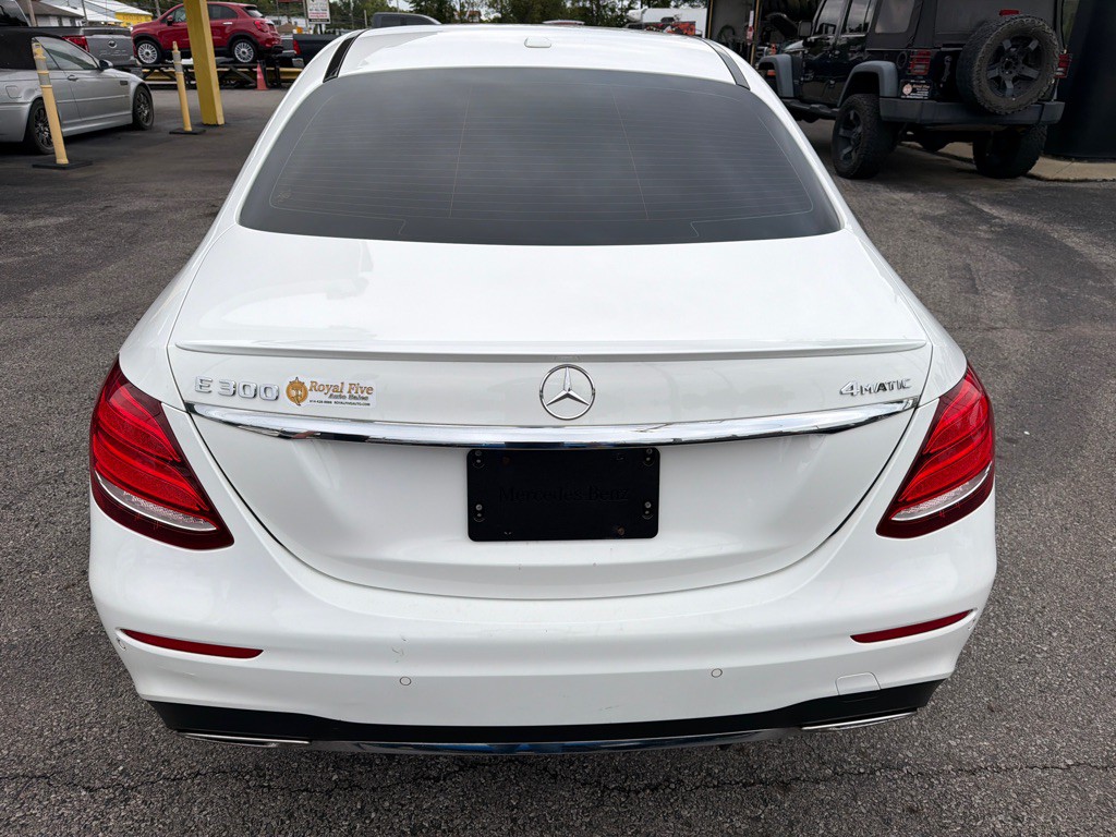 2017 Mercedes-Benz E-Class Image 12