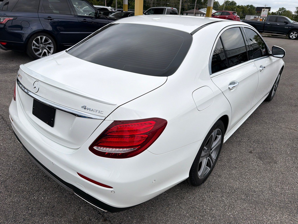 2017 Mercedes-Benz E-Class Image 14