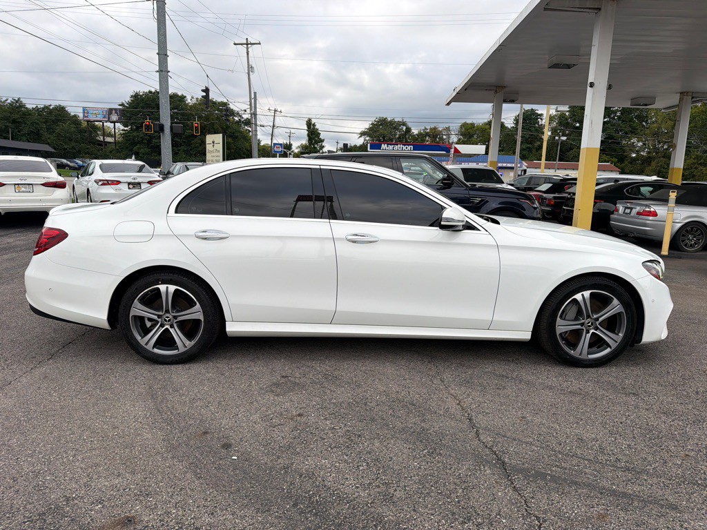 2017 Mercedes-Benz E-Class Image 17