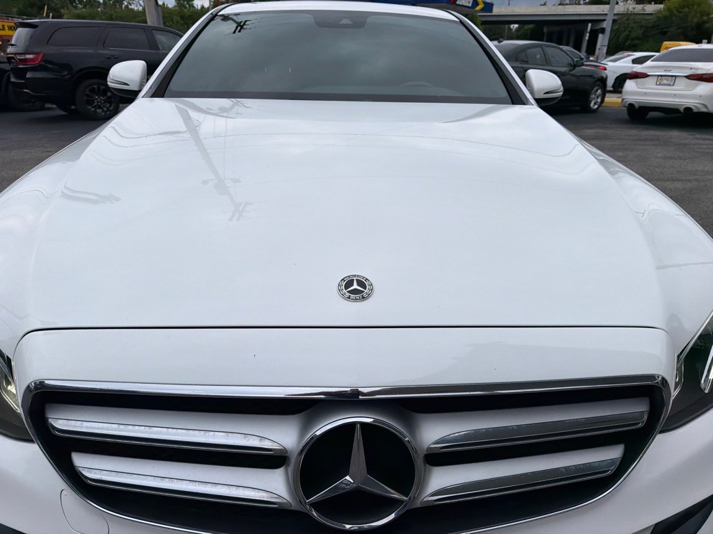 2017 Mercedes-Benz E-Class Image 21