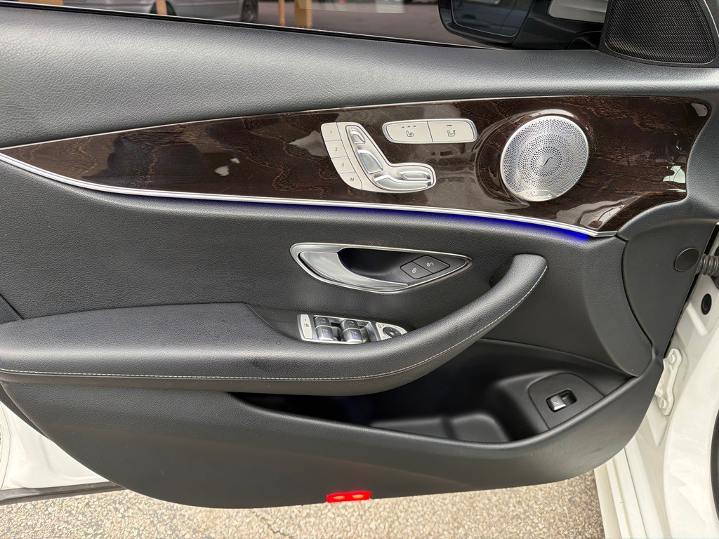 2017 Mercedes-Benz E-Class Image 30