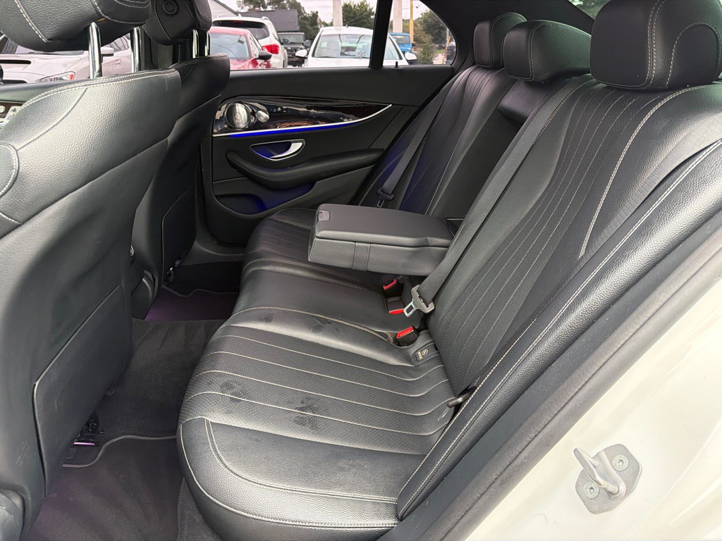 2017 Mercedes-Benz E-Class Image 32