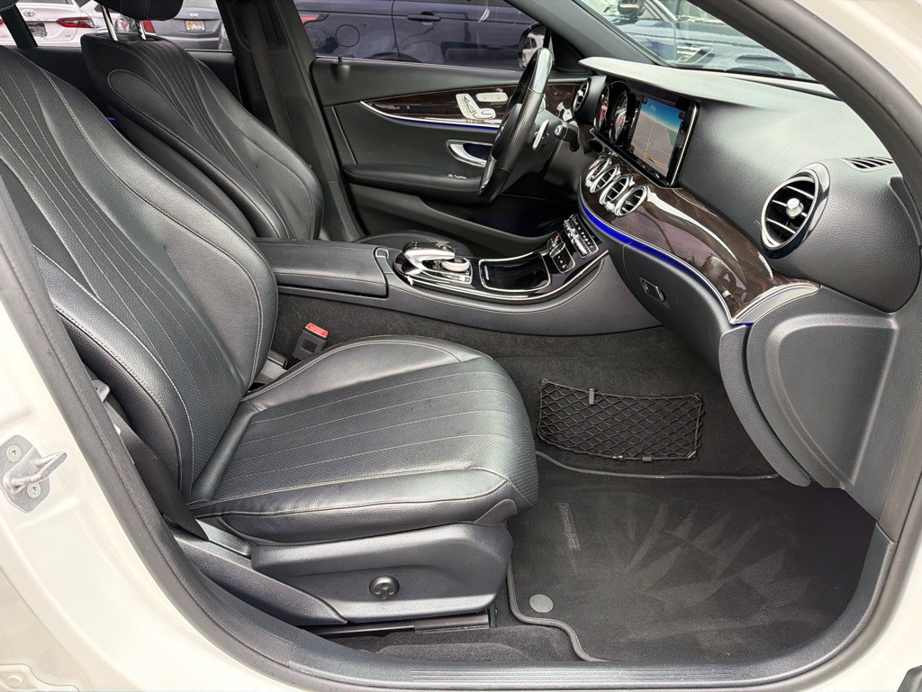 2017 Mercedes-Benz E-Class Image 39