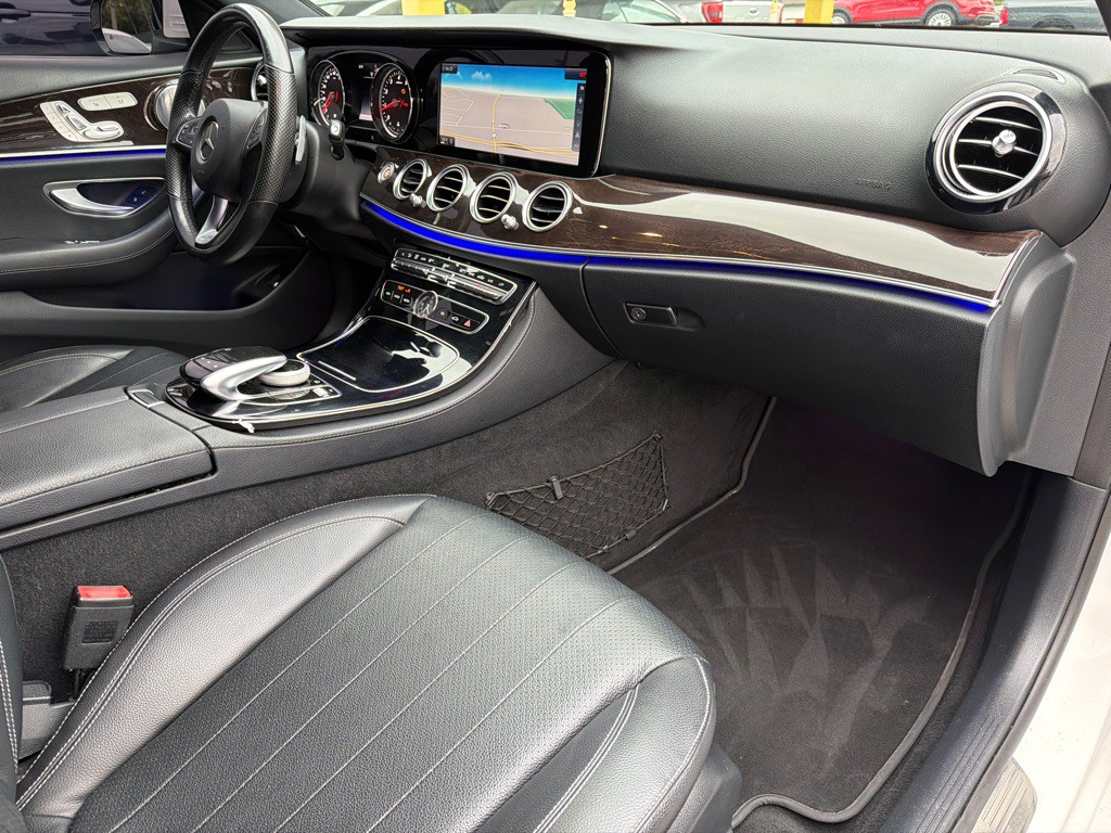 2017 Mercedes-Benz E-Class Image 40