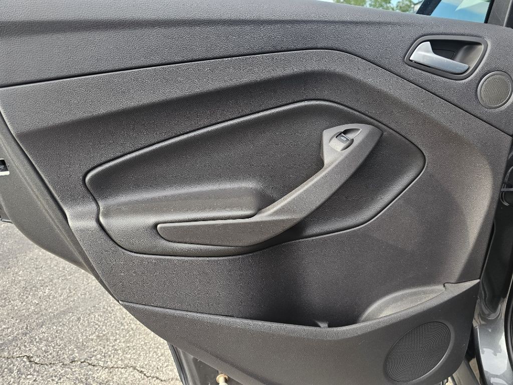 2016 Ford Escape Image 32