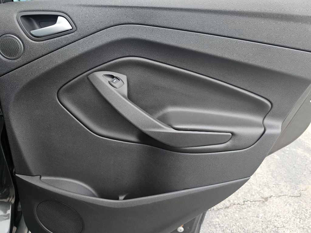 2016 Ford Escape Image 38